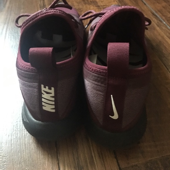 NIKE LUNARCHARGE WOMEN 9 - Picture 2 of 7